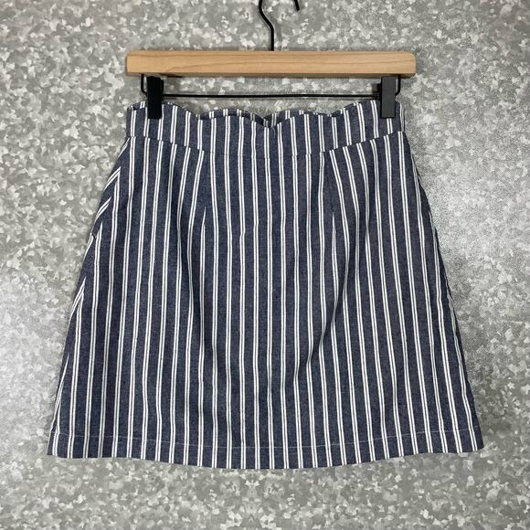 Day To Day Blu Pepper Blue Striped Button Front Skirt - Size Medium - Scalloped - Picture 7 of 7